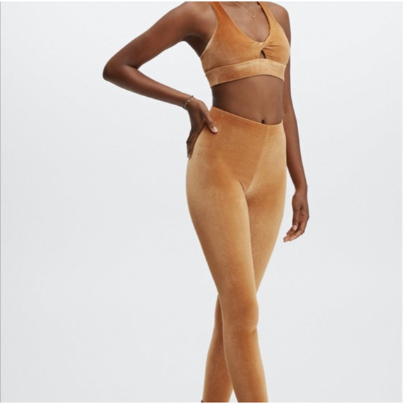 Fabletics Other - Fabletics Velvet Yellow Twist Velour Sports Bra Emma Leggings Set XL NWT